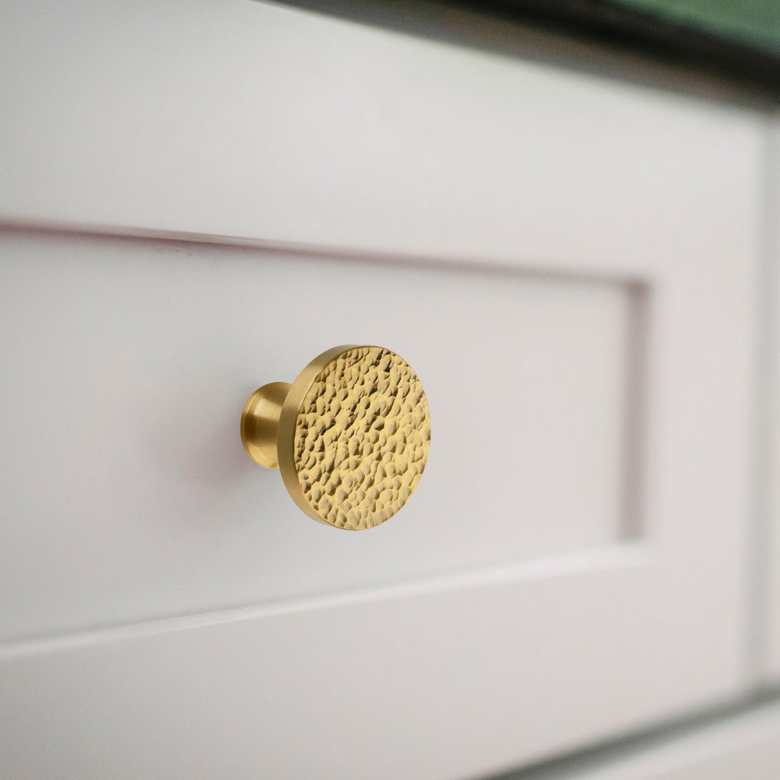 Akicon Hammered Polished Gold Kitchen Cabinet Knobs 1-1/4 inch (32 mm) Diameter 100% Solid Brass Drawer Kno
