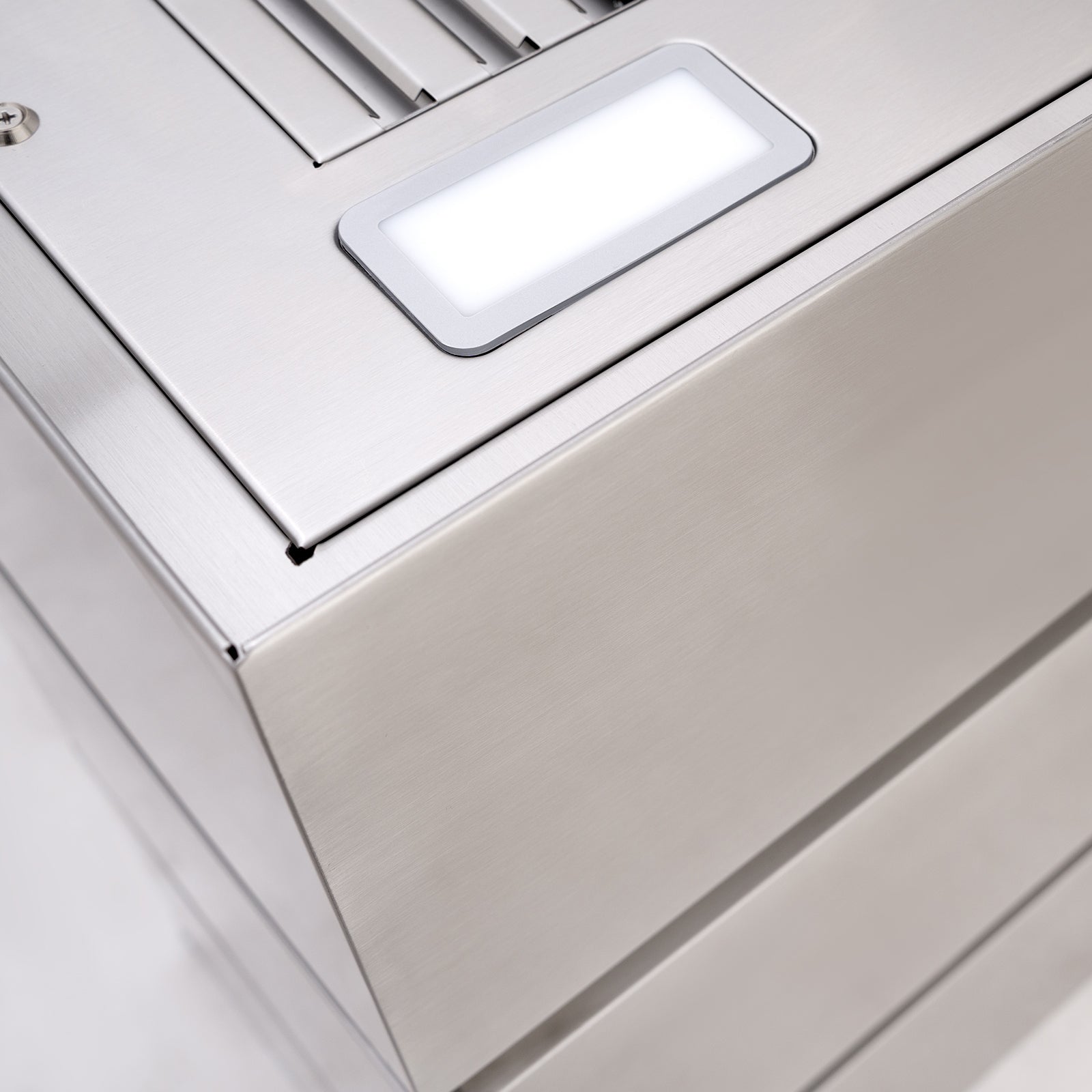 Akicon 30" Stainless Steel Wall Mount Range Hood, 3 Stacks Kitchen Hood with 600 CFM Vent Motor