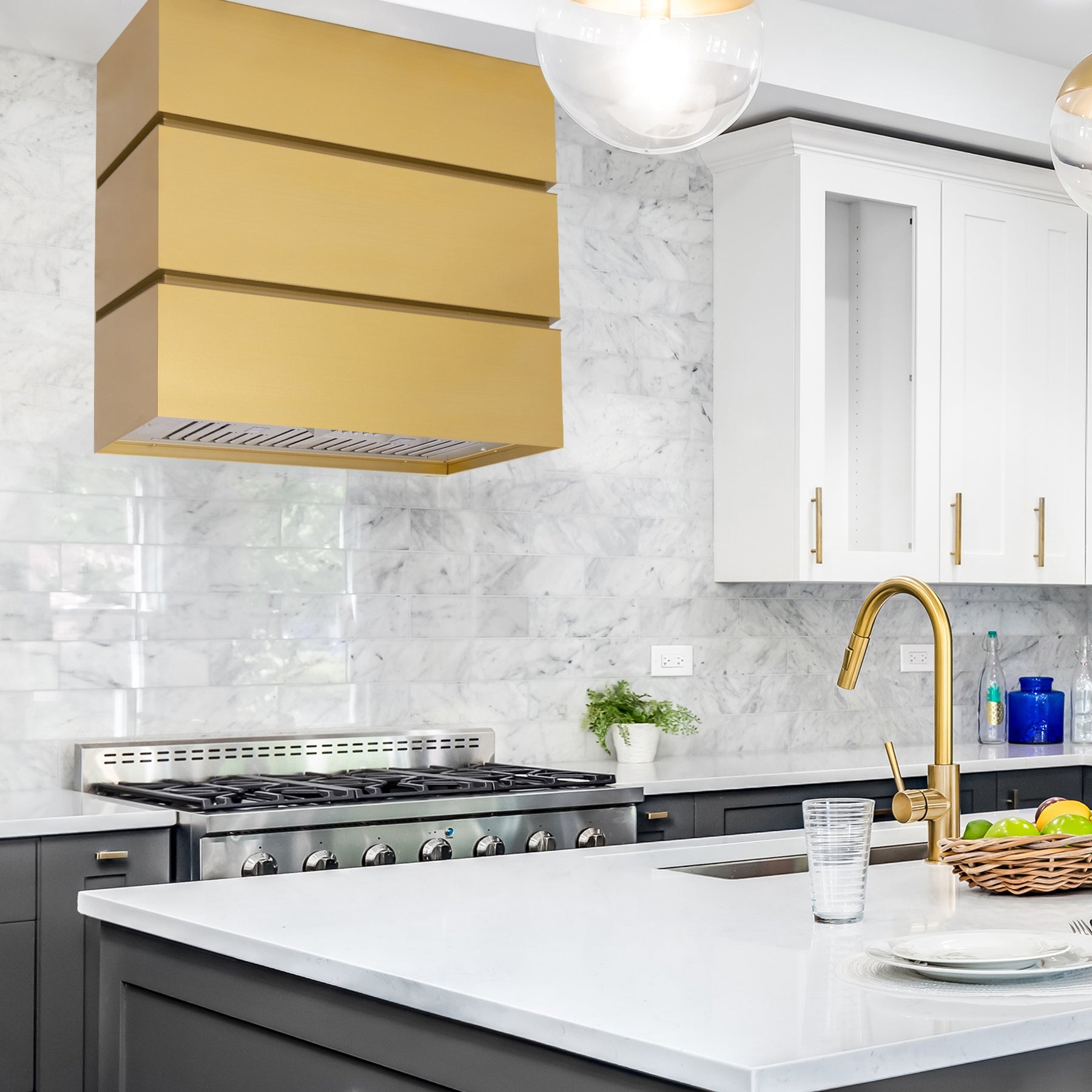 Akicon 30" Stainless Steel Wall Mount Range Hood, 3 Stacks Kitchen Hood with 600 CFM Vent Motor